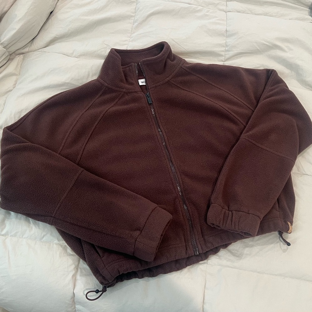 Brown Zip-Up Fleece Jacket (10 tree)